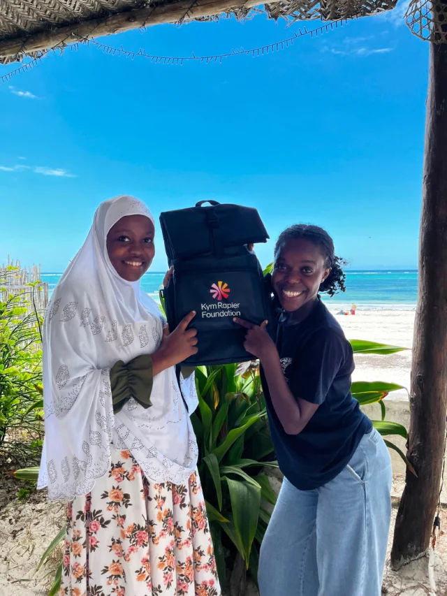 Moments like these remind us that creating impact goes beyond one mission. 🩵

Together with the @KimRapierFoundation and @underthewavezanzibar , we helped provide children in Zanzibar with backpacks and school supplies to support their education.

Every child deserves the chance to learn, grow, and dream. 🎒📚

#underthewave #communityimpact #zanzibar #educationmatters #kymrapierfoundation